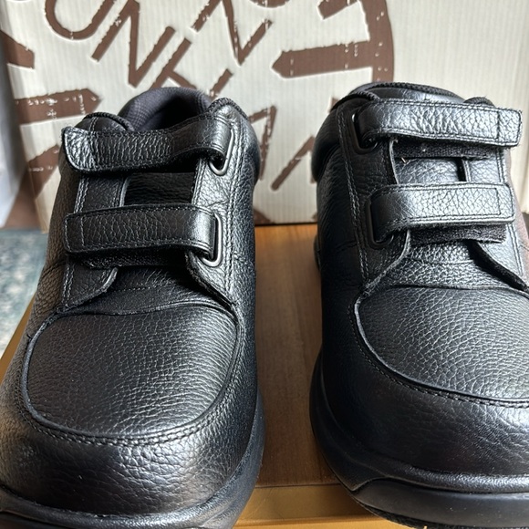 Dunham Winslow Velcro casual shoe size 11 WIDE (2e).  Black leather NEW main image 5